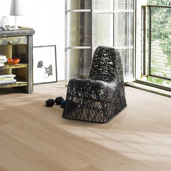 1601445 - Dub Studioline prírodný 4V AC5